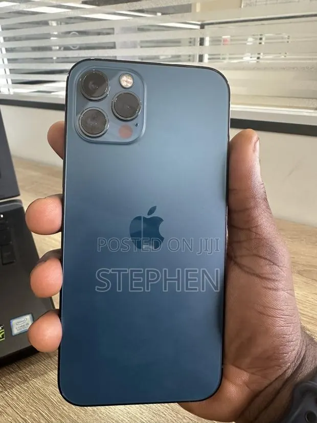 Apple iPhone 12 Pro 128 GB Blue · Photo 1
