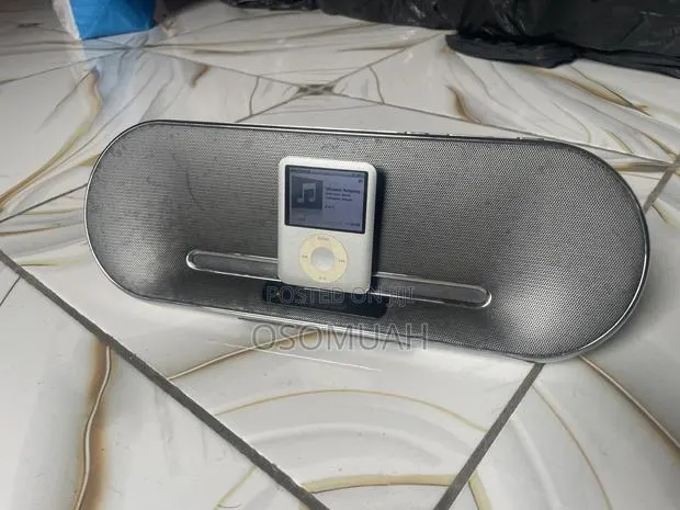 Phillips Portal Docking Speaker · Photo 1