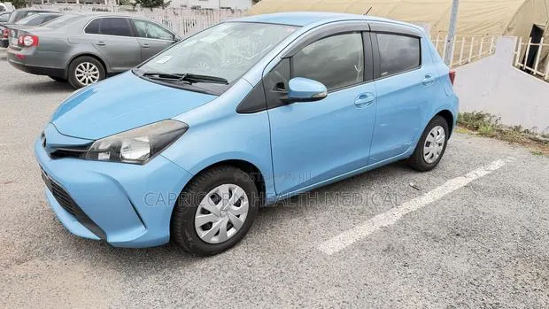 Toyota Vitz 1.0 FWD 5dr 2016 Blue · Photo 1