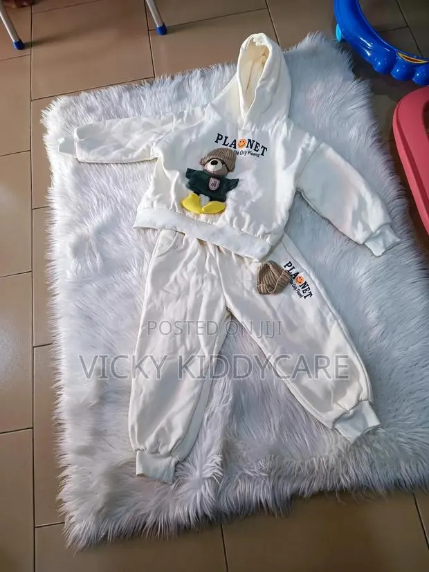 5 Years Kids Hoodie Joggers Set · Photo 1