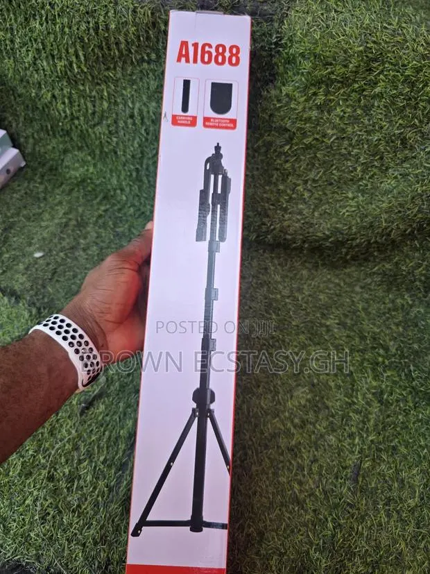 7ft Tripod With Bluetooth Shutter · Photo 1