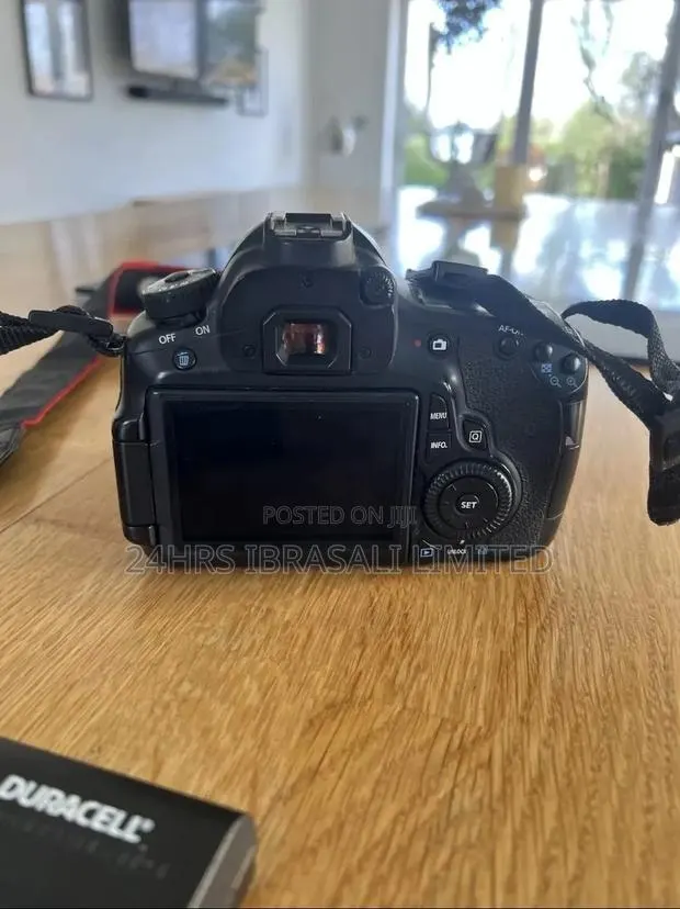 Canon Camera · Photo 1