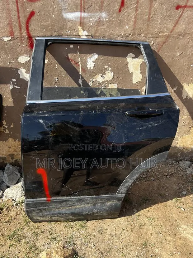Honda CR-V 2017 2018 2019 2020 2021 2022 Back Left Door Complete · Photo 1