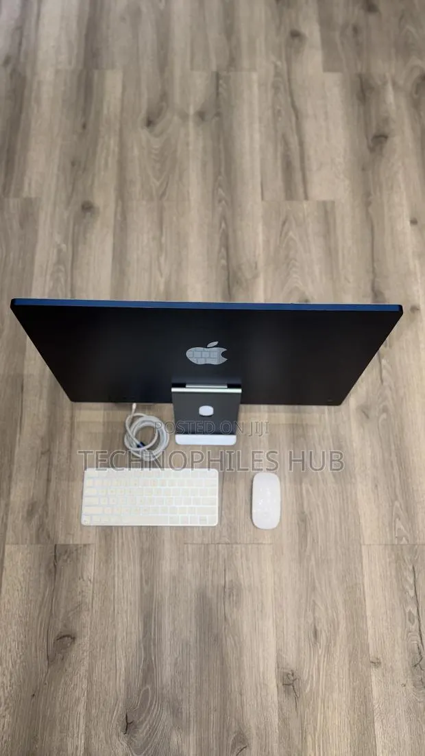 Desktop Computer Apple iMac M3 8GB Apple M3 SSD 256GB · Photo 1