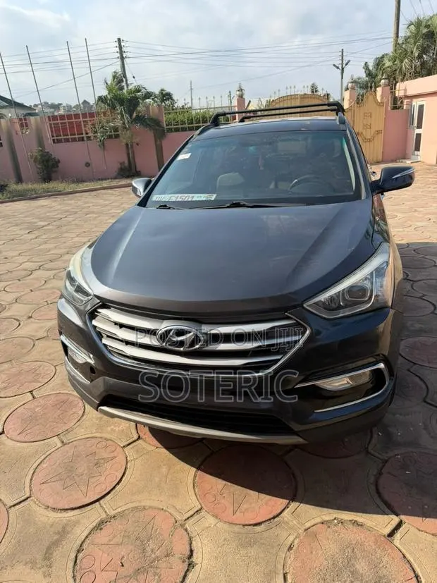 Hyundai Santa Fe SE FWD 2018 Gray · Photo 1