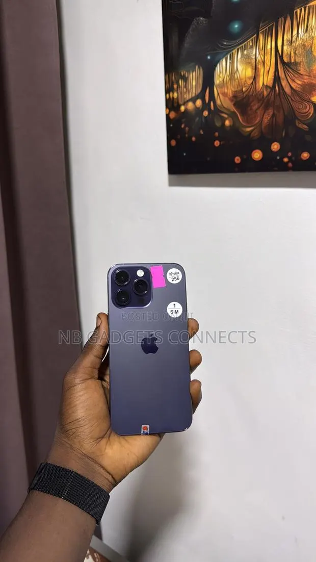 Apple iPhone 14 Pro Max 256 GB Purple · Photo 1