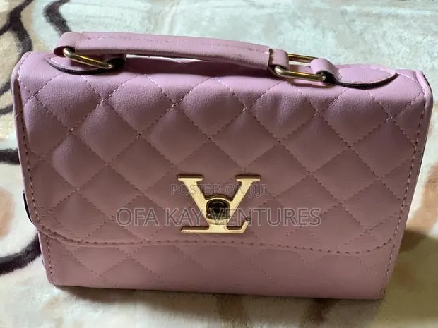 Classic Crossbody Women Vintage Handbag · Photo 1
