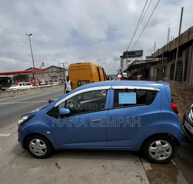 Chevrolet Spark 1LT 4dr Hatchback (1.2L 4cyl 5M) 2014 Blue · Photo 2
