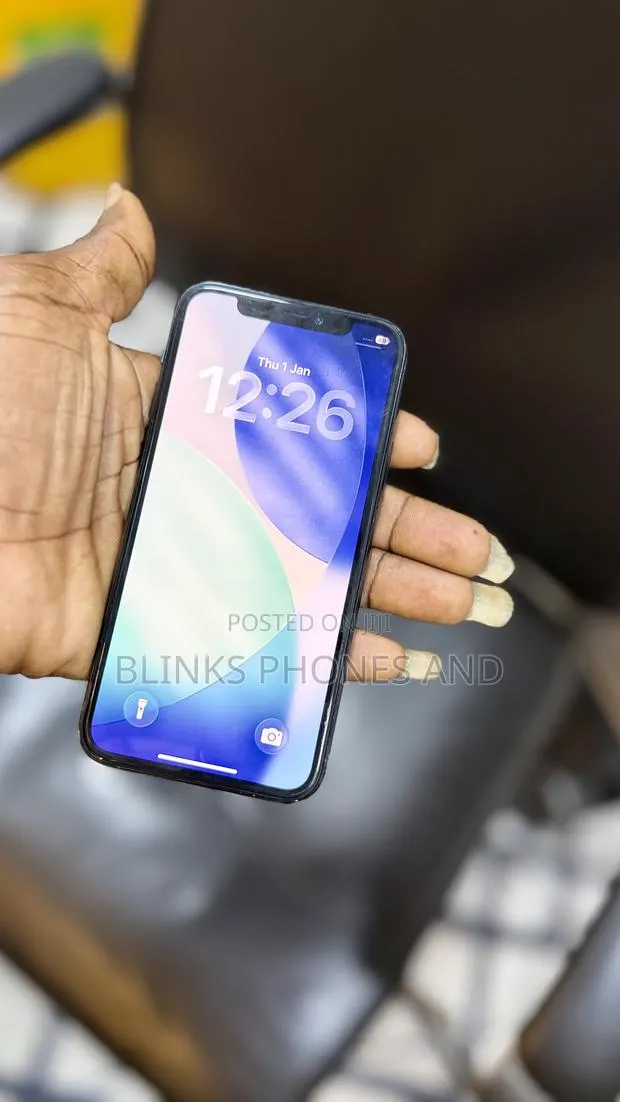 Apple iPhone 11 Pro 256 GB Gray · Photo 1