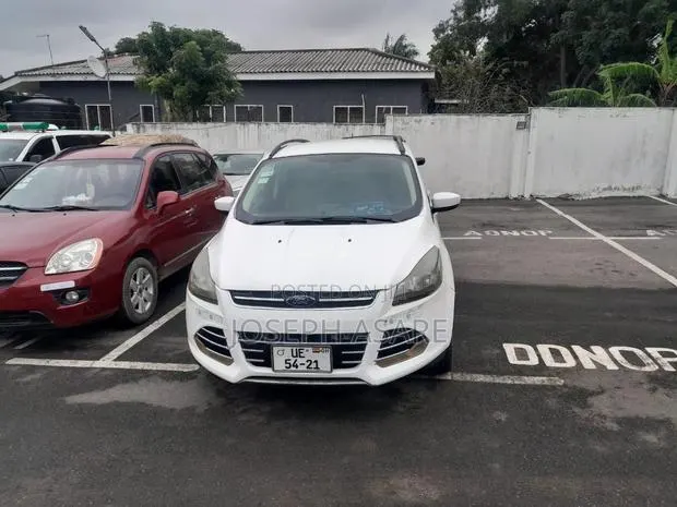 Ford Escape 2014 White · Photo 1