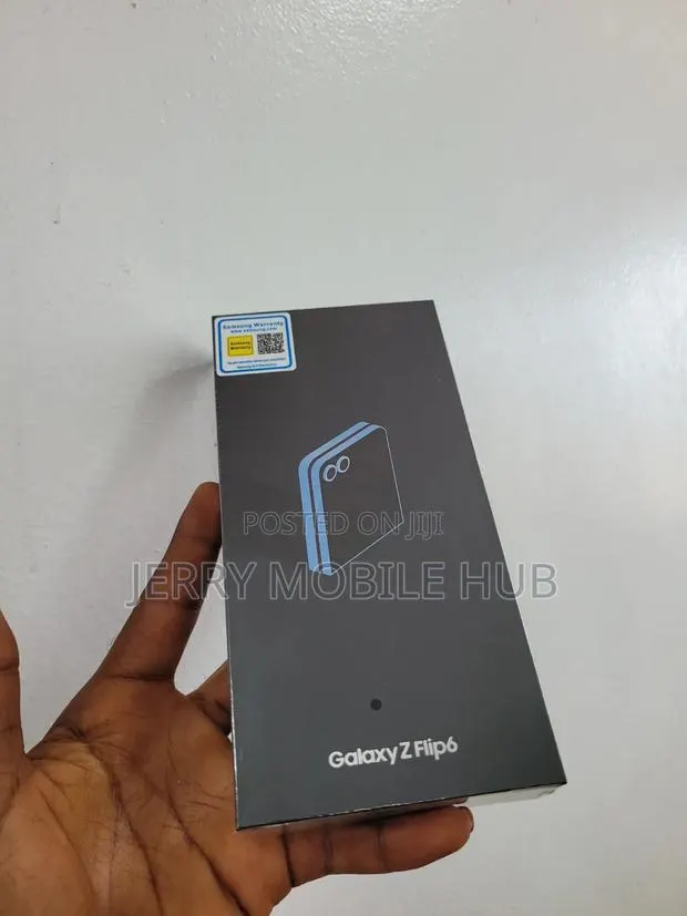 New Samsung Galaxy Z Flip6 256 GB Blue · Photo 1