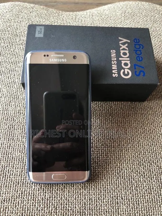 New Samsung Galaxy S7 edge 32 GB Black · Photo 1