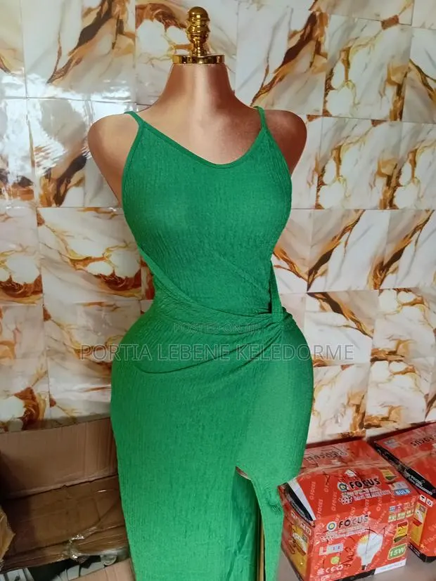 Ladies Dresses · Photo 1