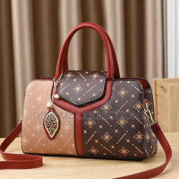 Geometric Motif Charm Handbag · Photo 1