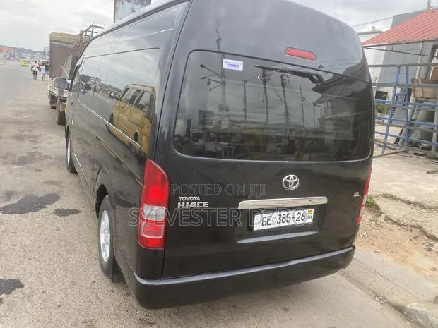 Toyota HiAce 2012 Black · Photo 1