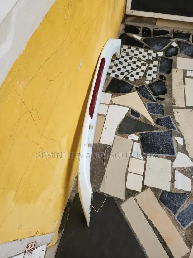 Hyundai Elantra Spoiler · Photo 1