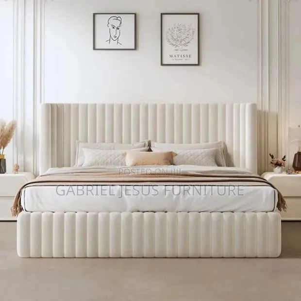 Royal King Size Bed With Mattress · Photo 1