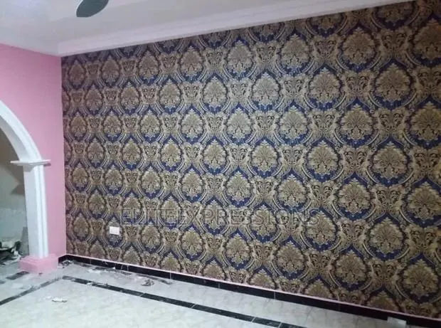 Professional Wallpaper Installation · Photo 1