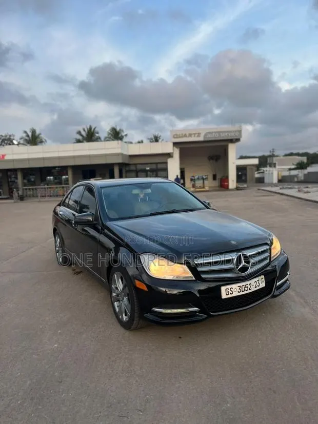 Mercedes-Benz C250 2013 Black · Photo 1