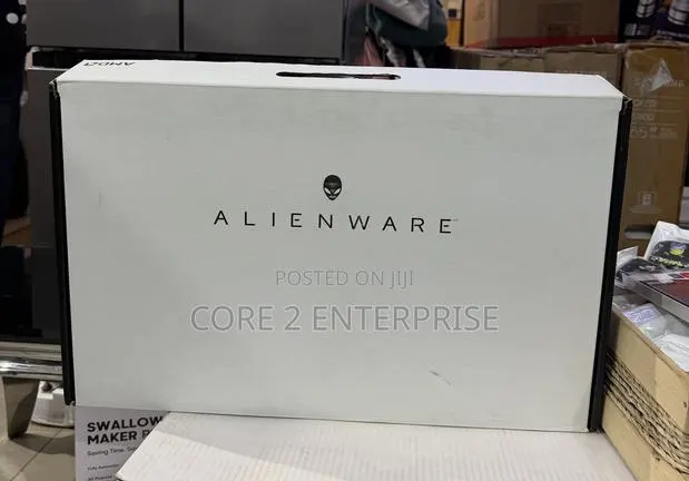 New Laptop Alienware M15 R7 32GB AMD Ryzen 7 SSD 1T · Photo 1
