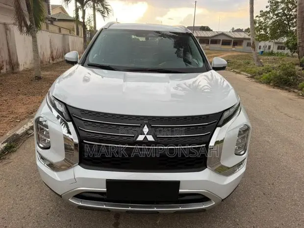 Mitsubishi Outlander SEL 2022 White · Photo 1