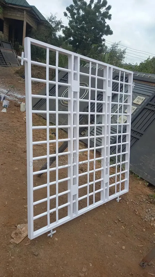 The Round Pipes Burglaproofs · Photo 1