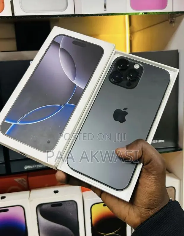 New Apple iPhone 16 Pro Max 512 GB Silver · Photo 1