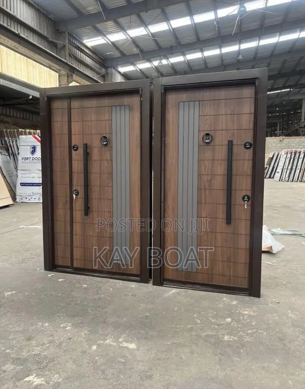 A Nice Brownish Single and One and Half Door · Photo 1