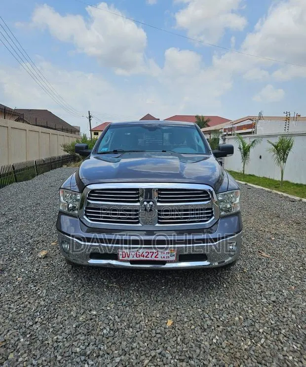 Dodge RAM 1500 3.6 Petrol AWD 2018 Gray · Photo 1