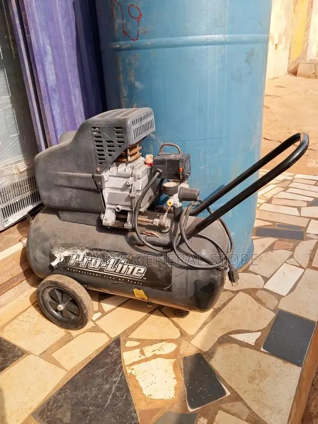 Pro-Line Portable Air Compressor · Photo 1
