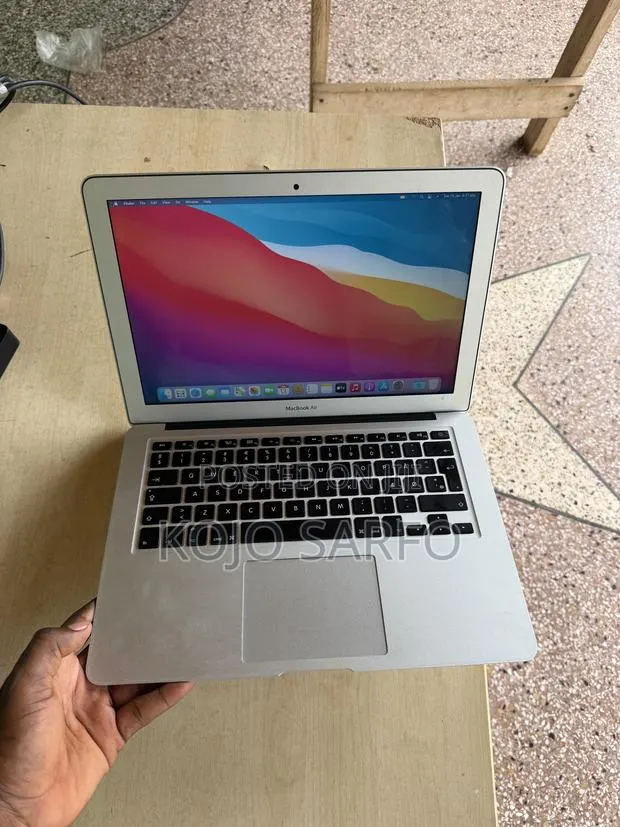 Laptop Apple MacBook Air 2013 4GB Intel Core i5 SSD 128GB · Photo 1