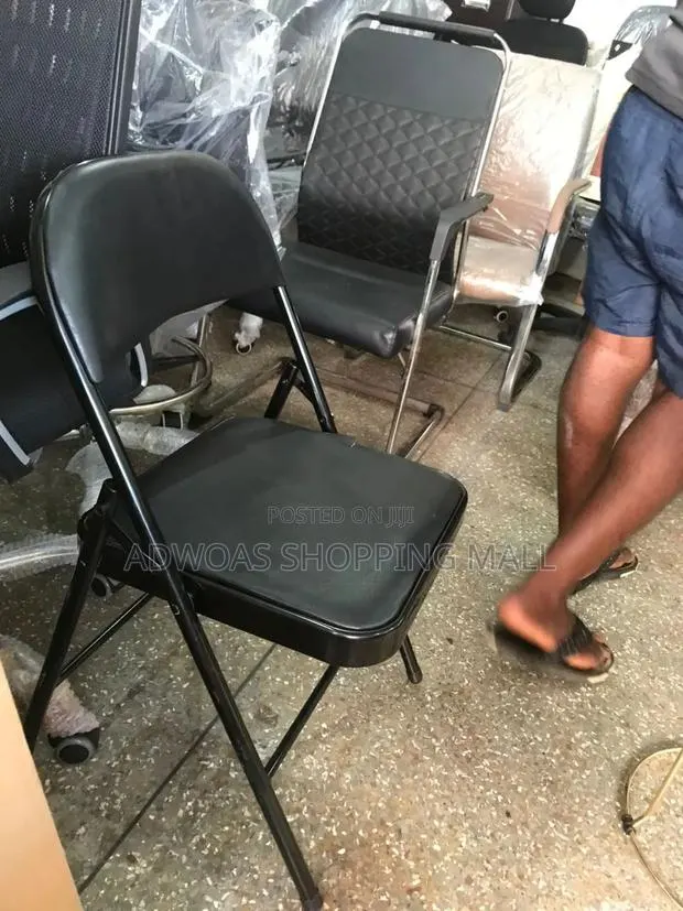 Foldable Chair · Photo 1