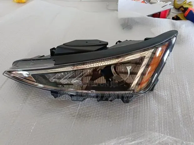 Hyundai Elantra (2019-2021) · Photo 1