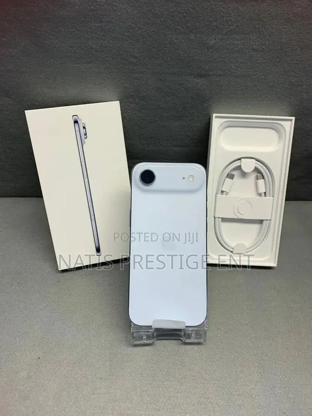 New Apple iPhone 17 512 GB Silver · Photo 1