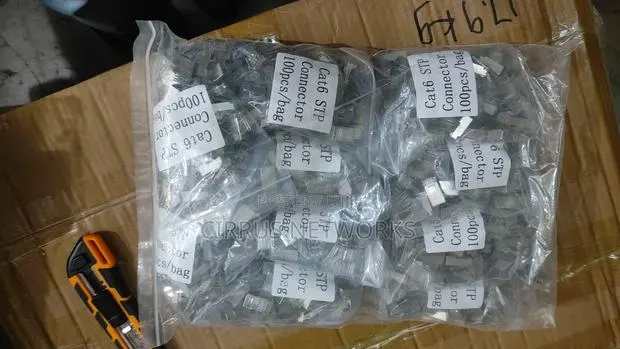 Rj45 8p8c Shielded Connector · Photo 1