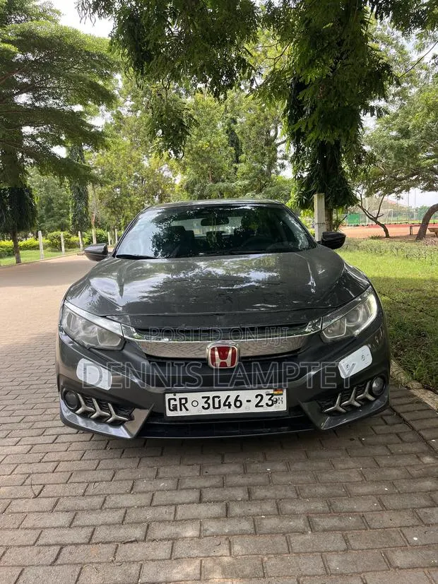 Honda Civic 2018 Gray · Photo 1