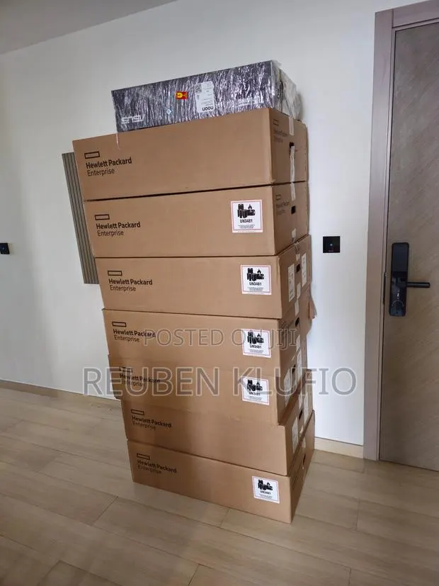 New Server HP ProLiant DL 380 G10 4210R 32GB Intel Xeon HDD+SSD 1T · Photo 1