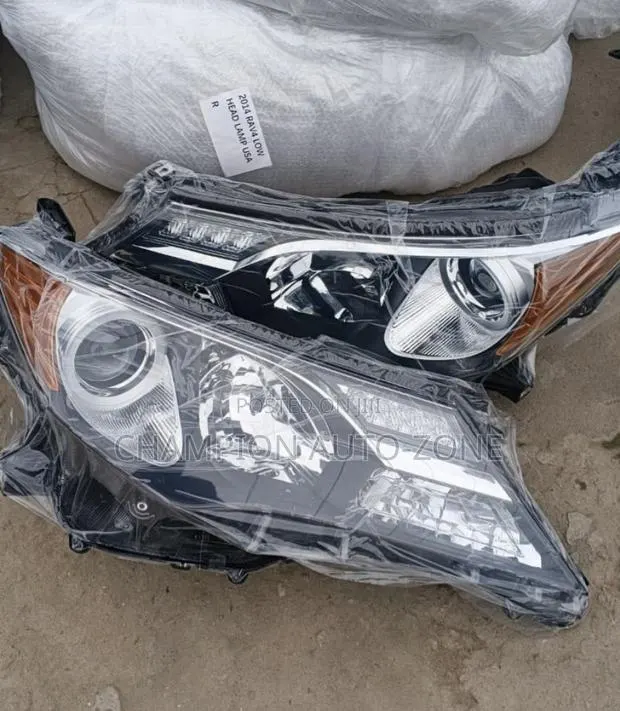 Toyota Rav4 2013-2014-2015 Headlight Pair · Photo 1