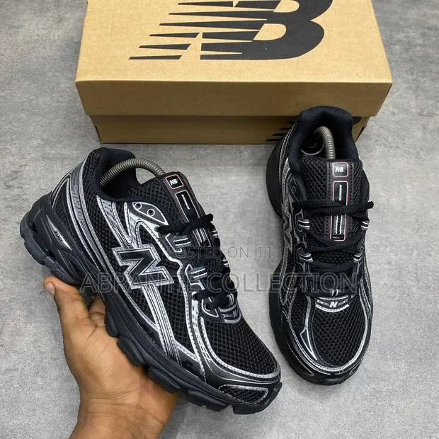 New Balance 740 Black/Silver · Photo 1