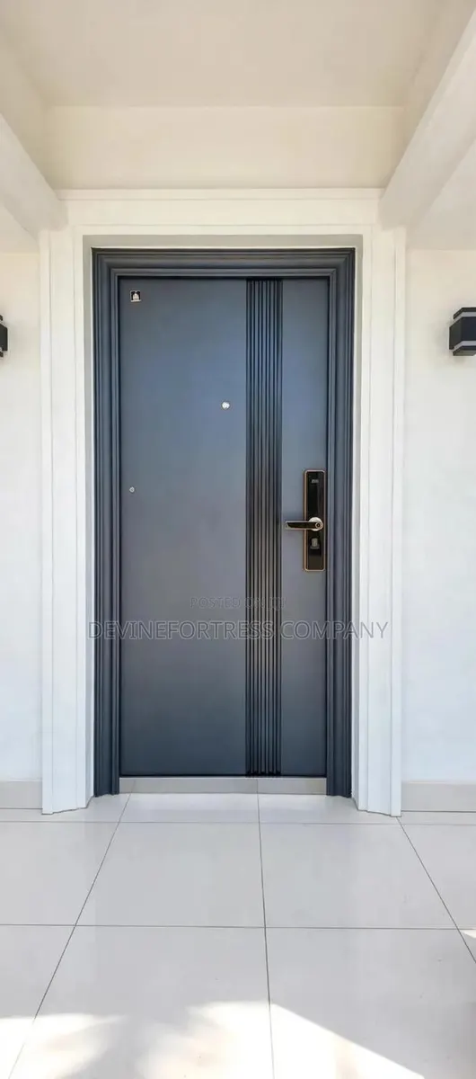 High Quality Splendor Single Gray Door for All Weather · Photo 1