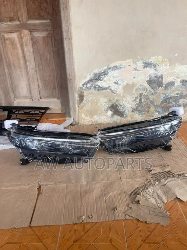 Honda CRV 2023 Headlights. Pair · Photo 1