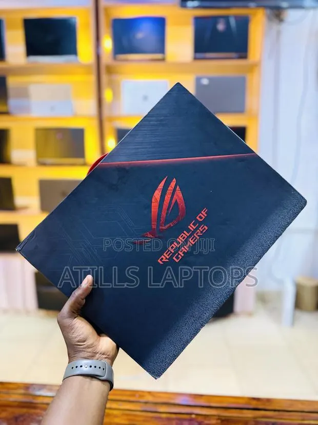 Laptop Asus ROG Strix G15 16GB Intel Core i7 SSD 512GB · Photo 1