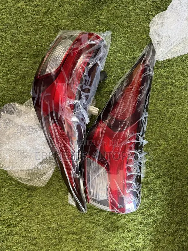 Mitsubishi Outlander Taillights 2022 2023 2024 2025 2026 · Photo 1