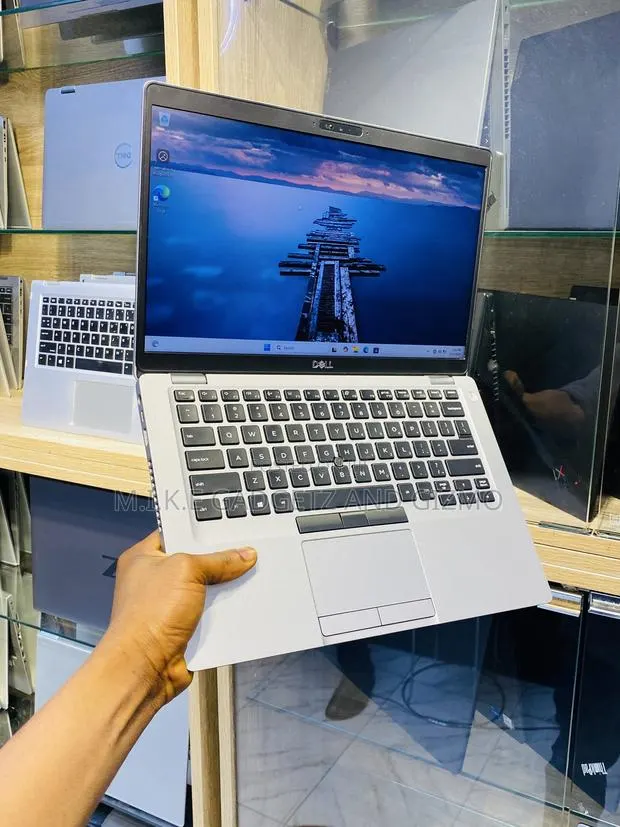 Laptop Dell Latitude 5410 16GB Intel Core i7 SSD 256GB · Photo 1