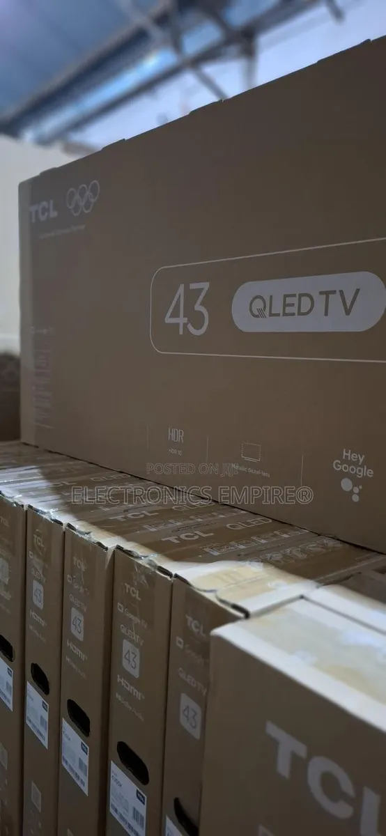 TCL 43" Qled Uhd Smart Digital Satellite · Photo 1