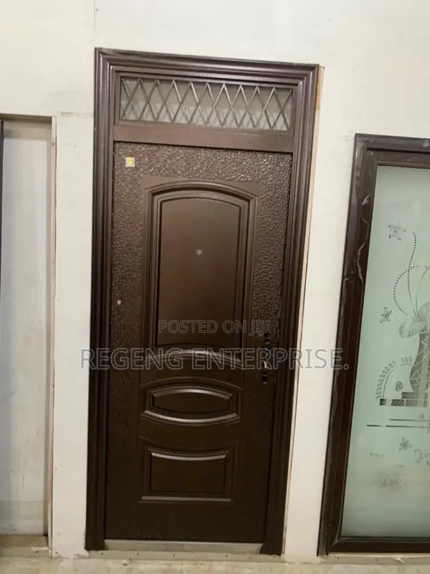 Single Fun Light Security Door · Photo 1