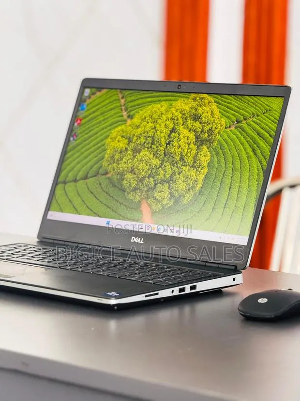 Laptop Dell Precision 7560 32GB Intel Core i7 SSD 512GB · Photo 1