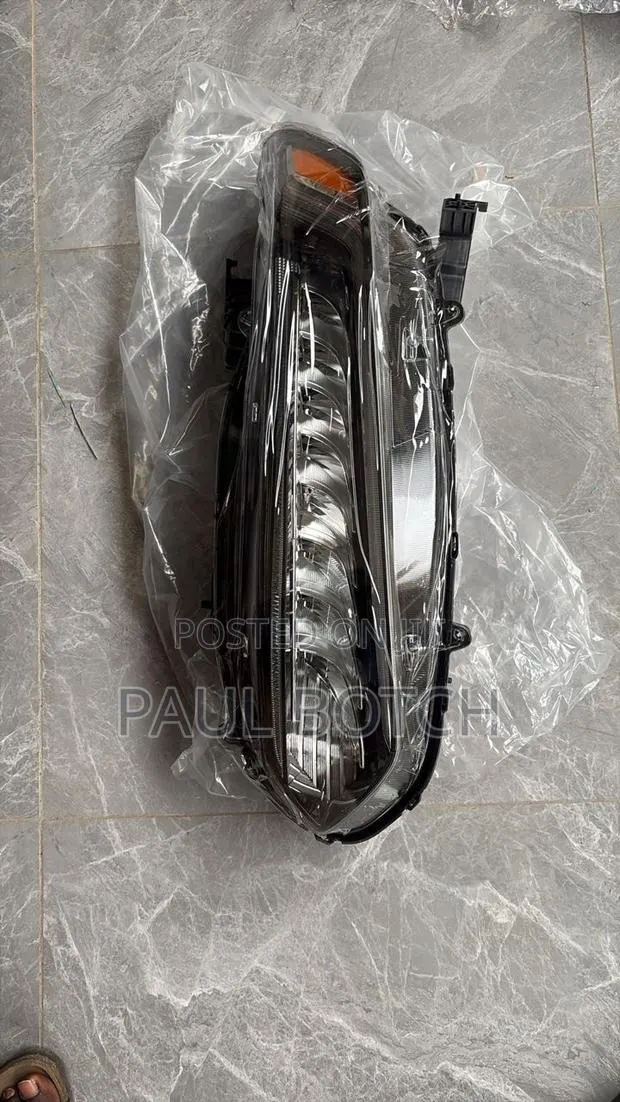 Honda Accord Full Touring Headlight 2018,2019,2020,2021,2022 · Photo 1