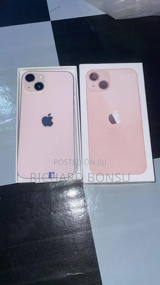 New Apple iPhone 13 128 GB Purple · Photo 1
