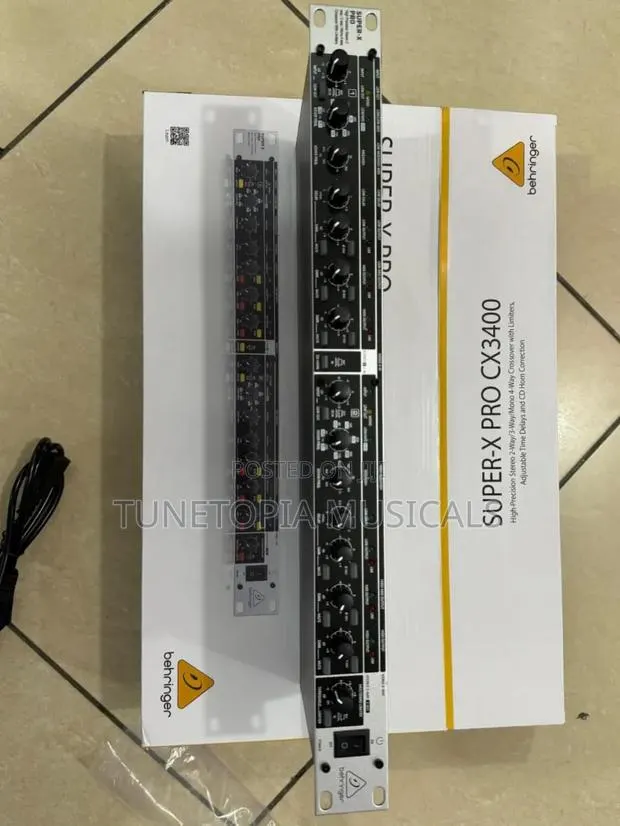 Behringer Super-x Pro Cx3400 Stereo 2-way/3-way/Mono 4-way Crossover · Photo 1